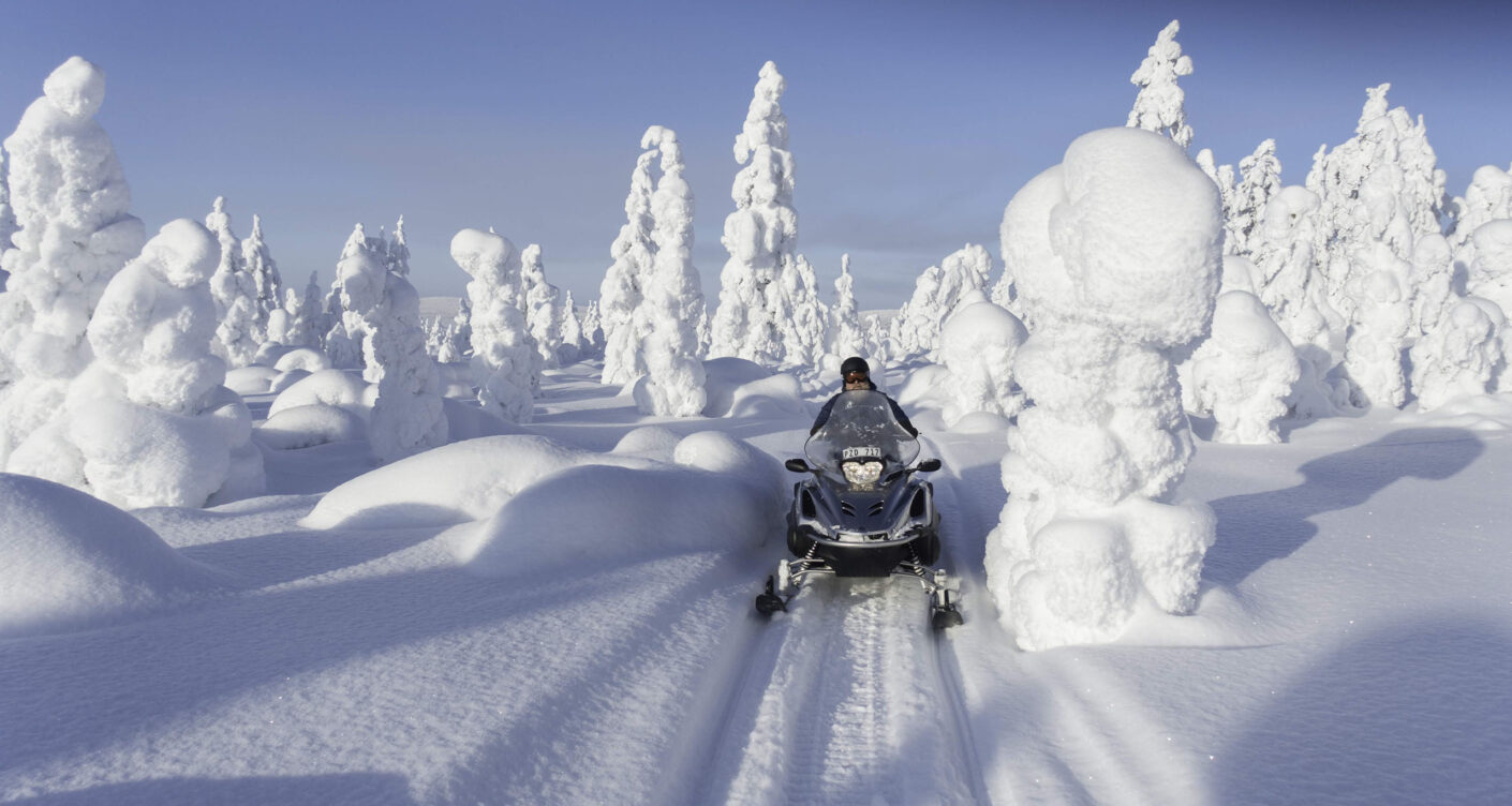 AuroraSafariCamp-day2-snowmobiling