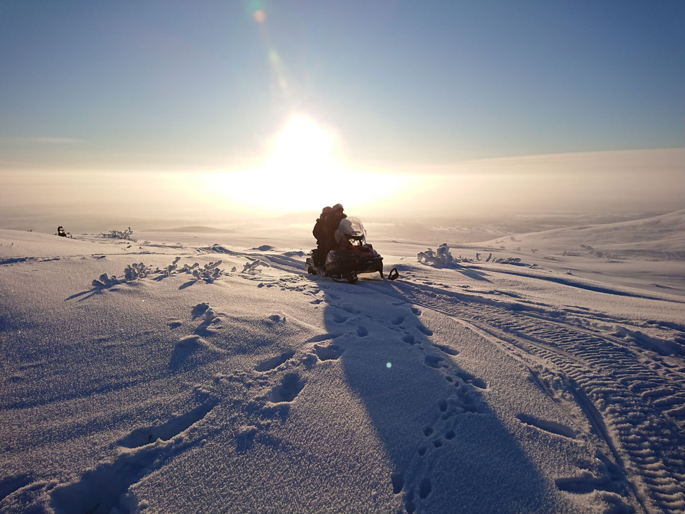 The Complete Icehotel Winter Experience | Northern Lights Holiday Experts | Snowmobiling and Dog Sledding Adventures with Ice Fishing and Aurora Hot Tub | Aurora Nights