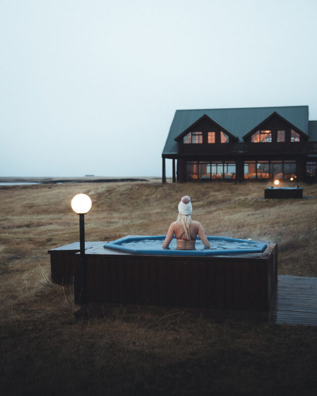 Northern Lights Paradise | Northern Lights Holiday Experts in Iceland | Aurora Nights | Secret Caves and Blue Lagoon Spa Visit | Superjeep Adventures