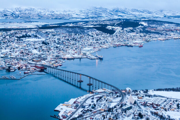 The Aurora Nights Tromso & Svalbard Experience | Northern Lights Holiday Experts | Aurora Nights - Combine two locations pefect for Northern Lights hunting activies.