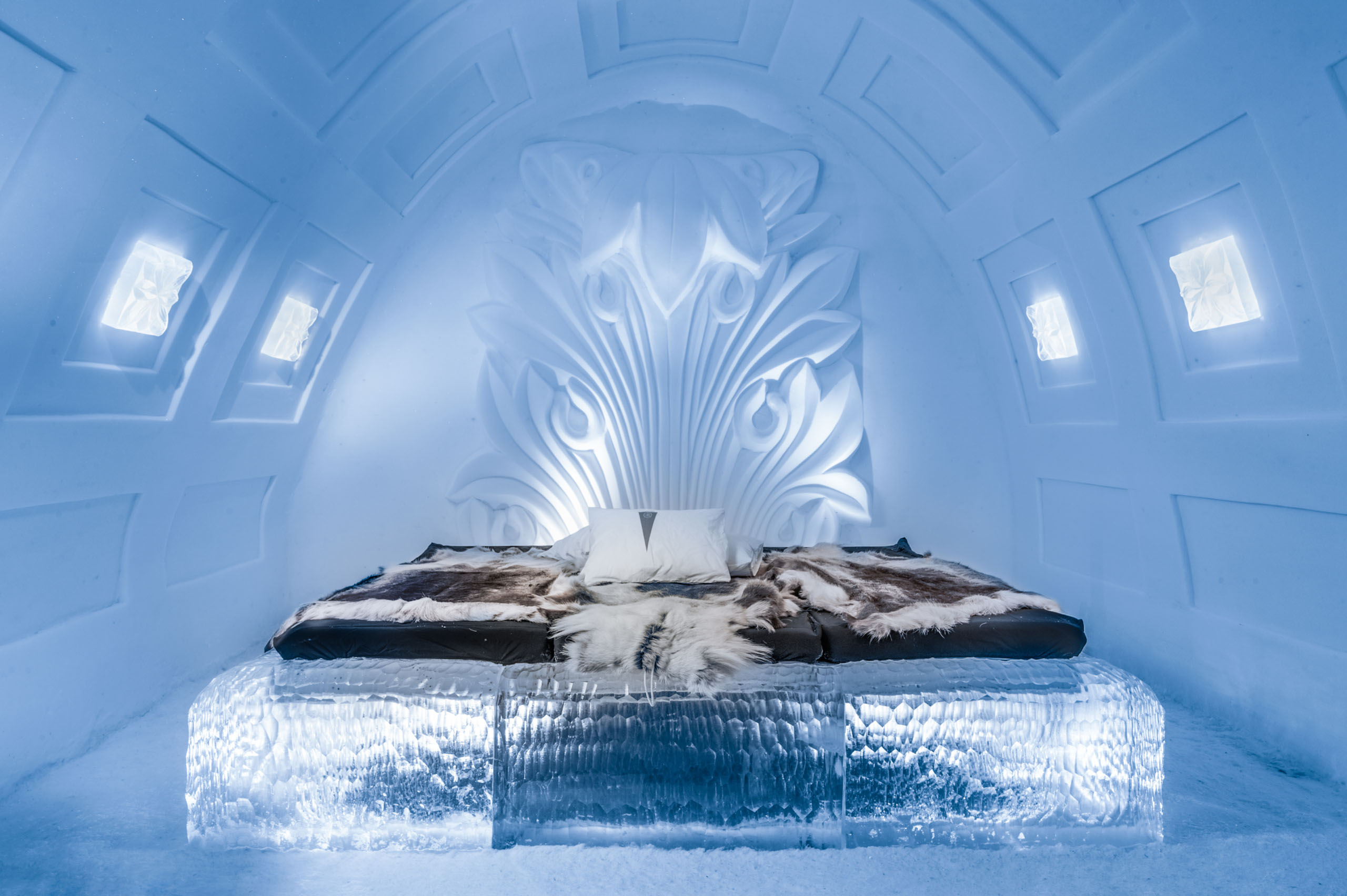 The Complete Icehotel Winter Experience | Northern Lights Holiday Experts | Snowmobiling and Dog Sledding Adventures with Ice Fishing and Aurora Hot Tub | Aurora Nights