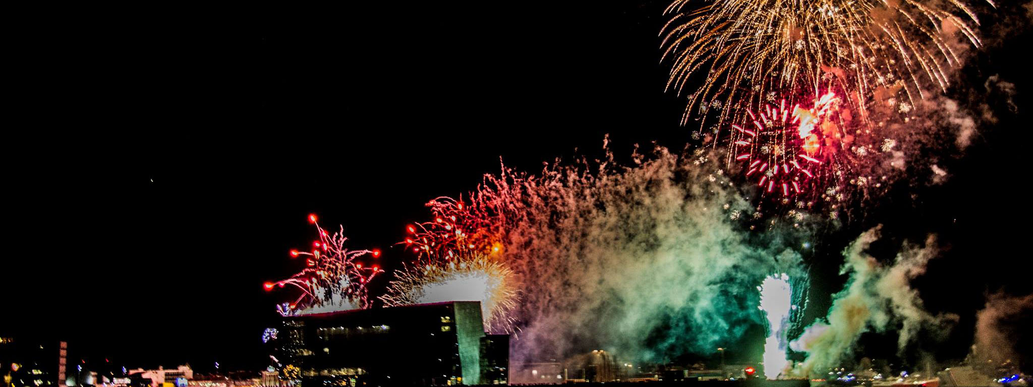 Icelandic Northern Lights New Year Classic | Northern Lights Holiday Experts in Iceland | New Year Celebrations in Iceland | Aurora Nights
