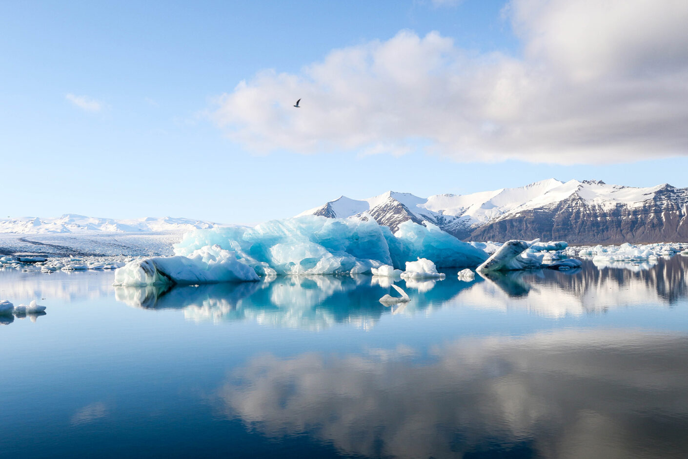 Icelandic Northern Lights Exploration Tour | Iceland Holiday 7 Nights Golden Circle Tour and Volcanoes | Northern Lights Holiday Experts | Aurora Nights