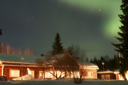 Luxurious Coast and Forest Aurora Retreats | Northern Lights Holiday Experts | Aurora Nights