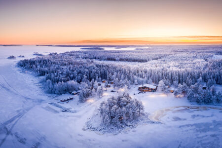 Brandon Lodge, individual cabins in the forest on the Bay of Bothnia