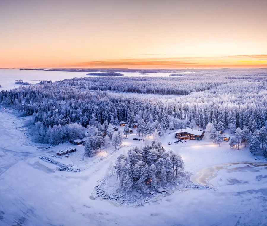 Brandon Lodge, individual cabins in the forest on the Bay of Bothnia