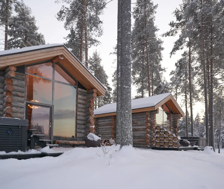Arctic Retreat Sweden | Luxurious Coast and Forest Aurora Retreats | Northern Lights Holiday Experts | Aurora Nights